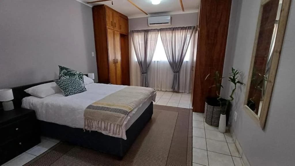 Pangolin House: property photo 2