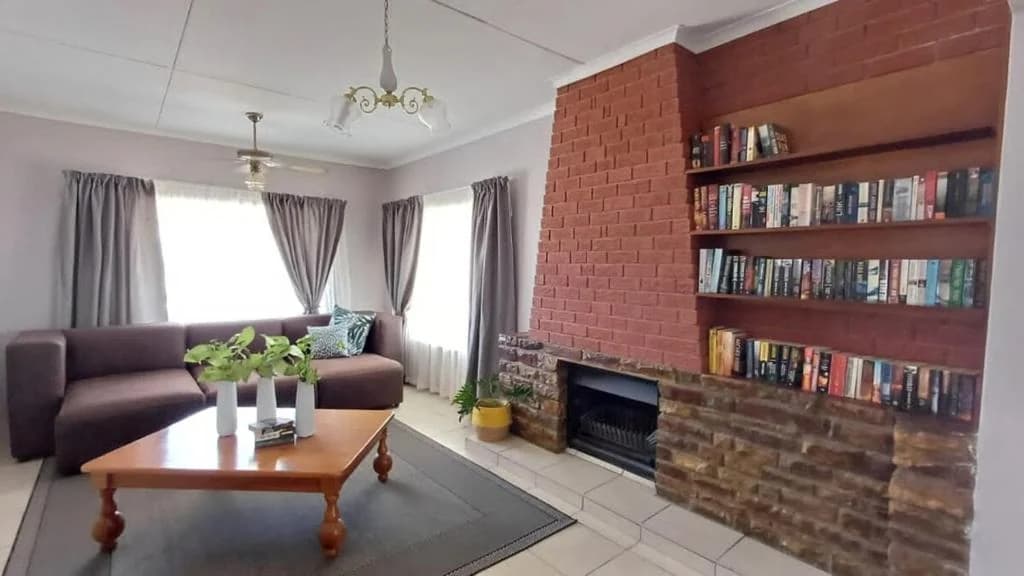 Pangolin House: property photo 9